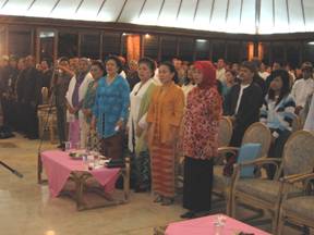 Ibu Hartini Wahyono dan Ibu Anugraheni